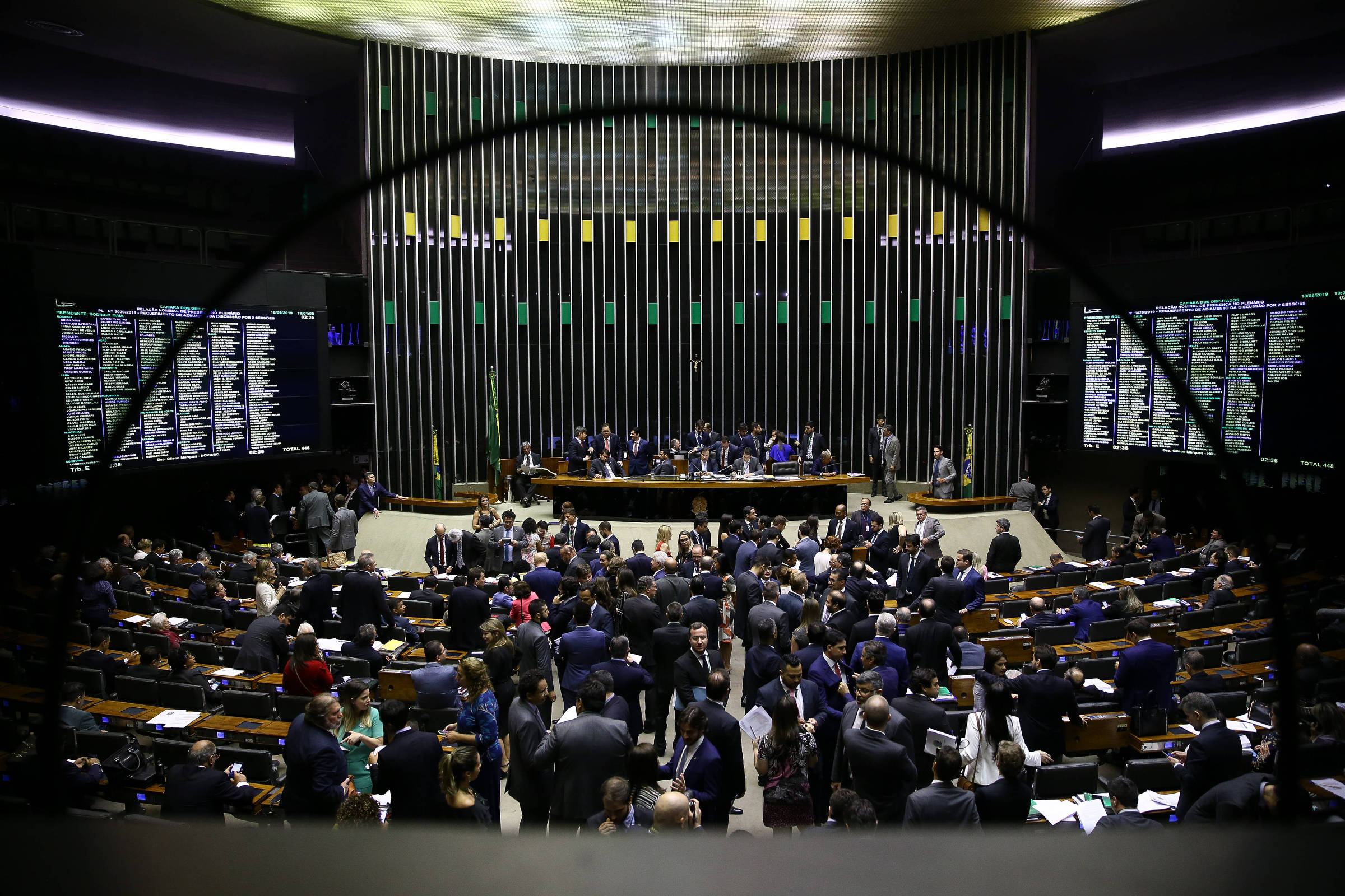 Focado em afrouxar regras, Congresso não define limite de gastos eleitorais de 2020